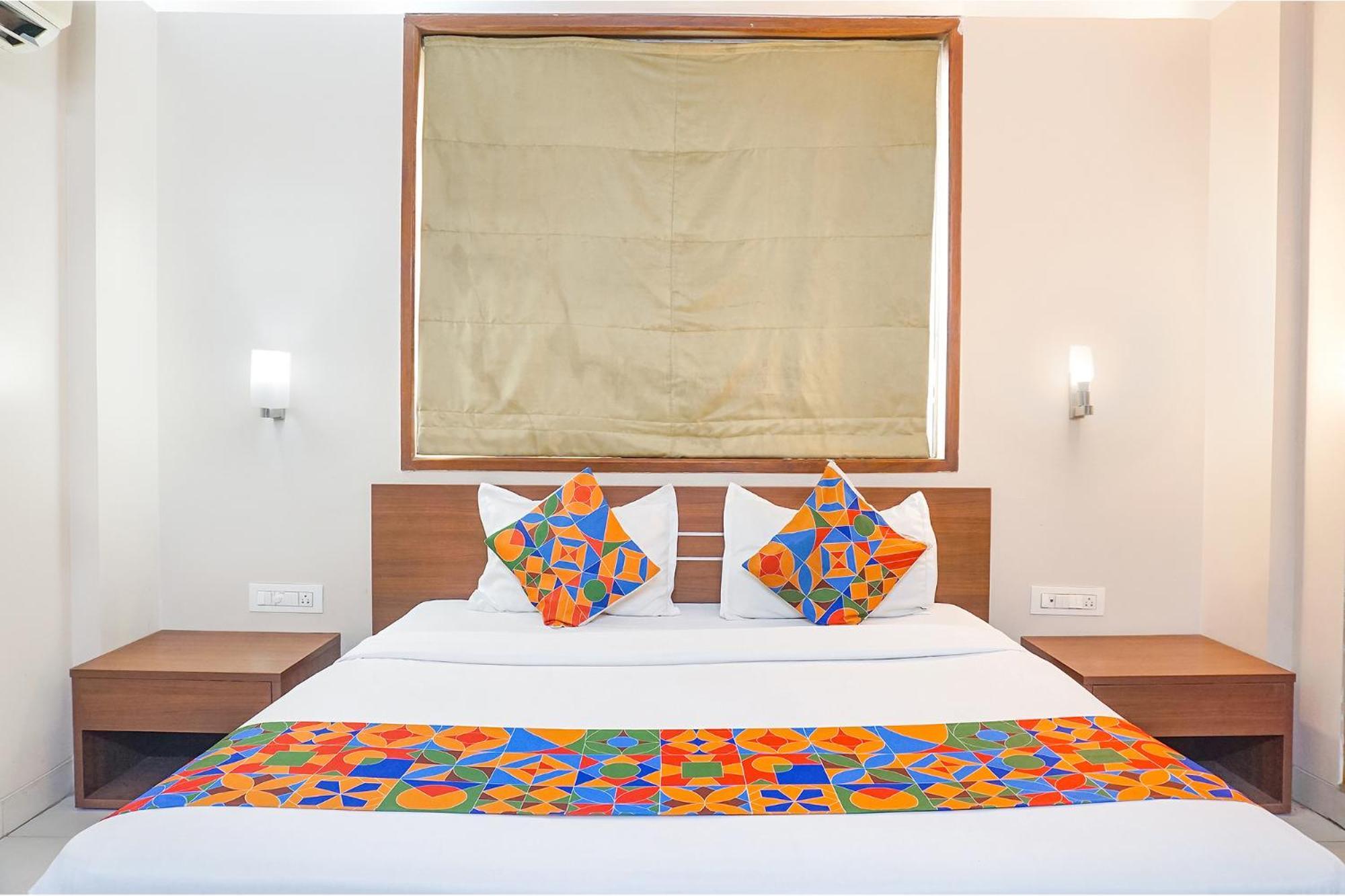 Fabhotel Classic Executive Phursungi 外观 照片