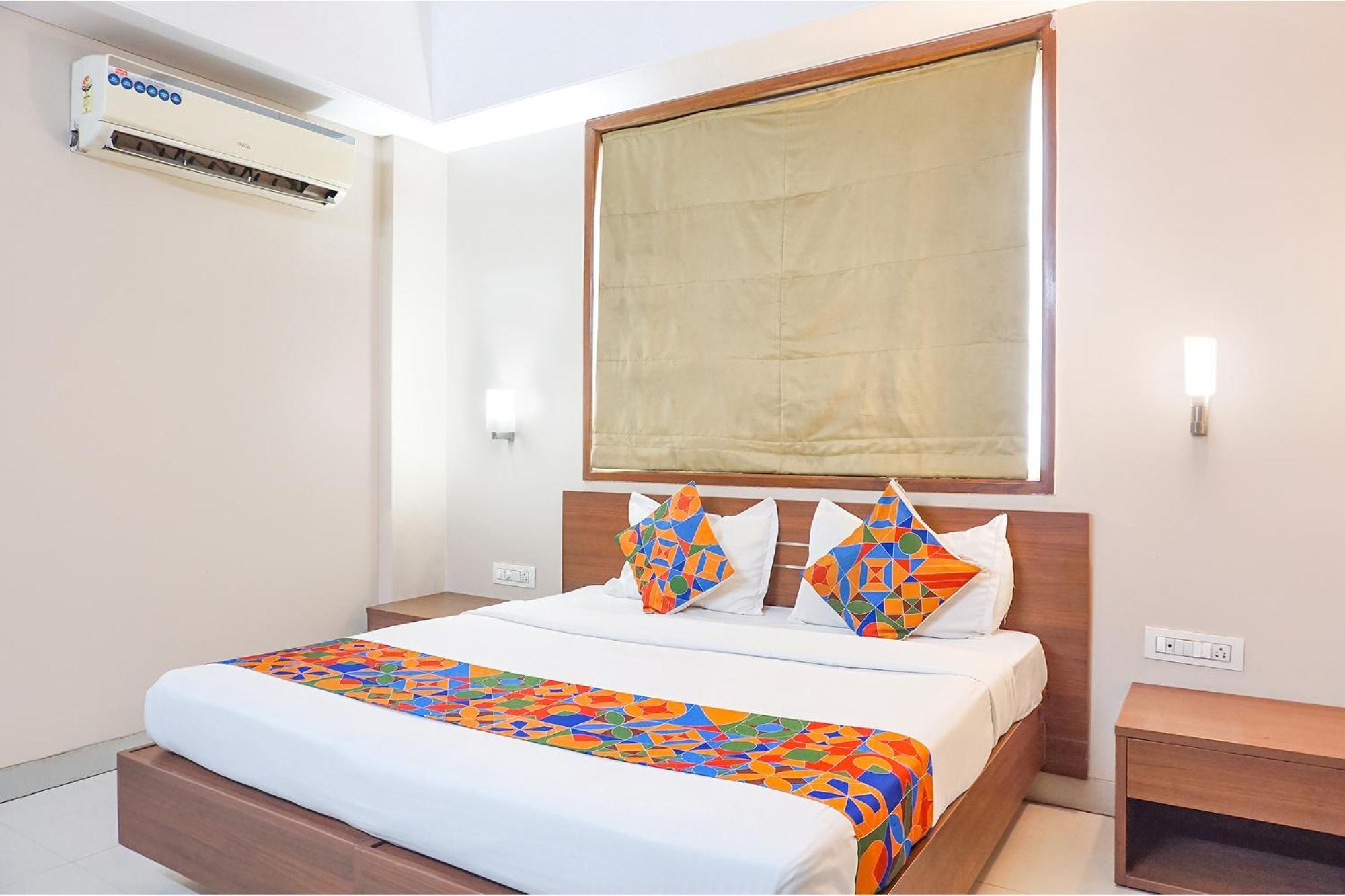 Fabhotel Classic Executive Phursungi 外观 照片
