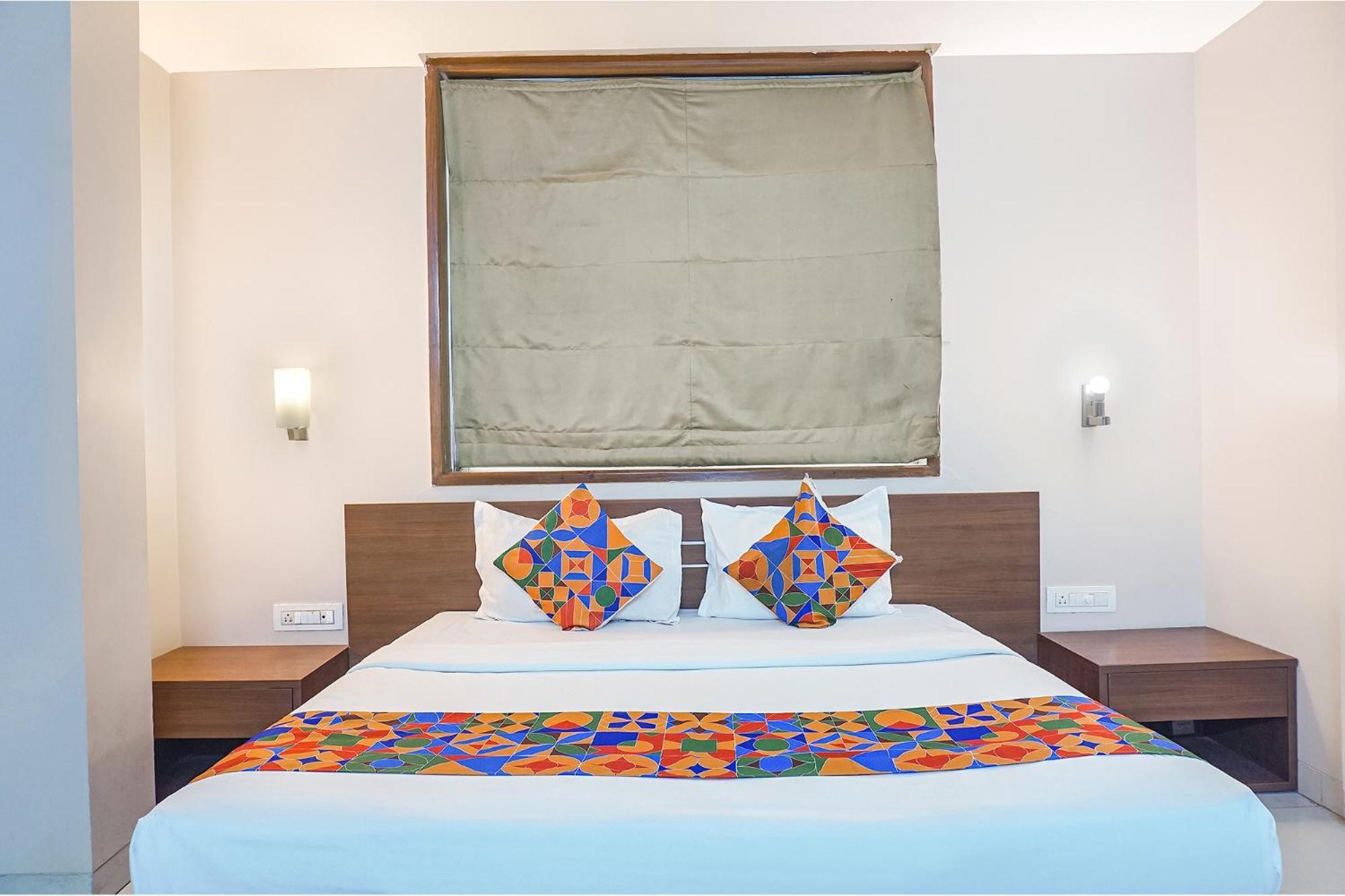 Fabhotel Classic Executive Phursungi 外观 照片