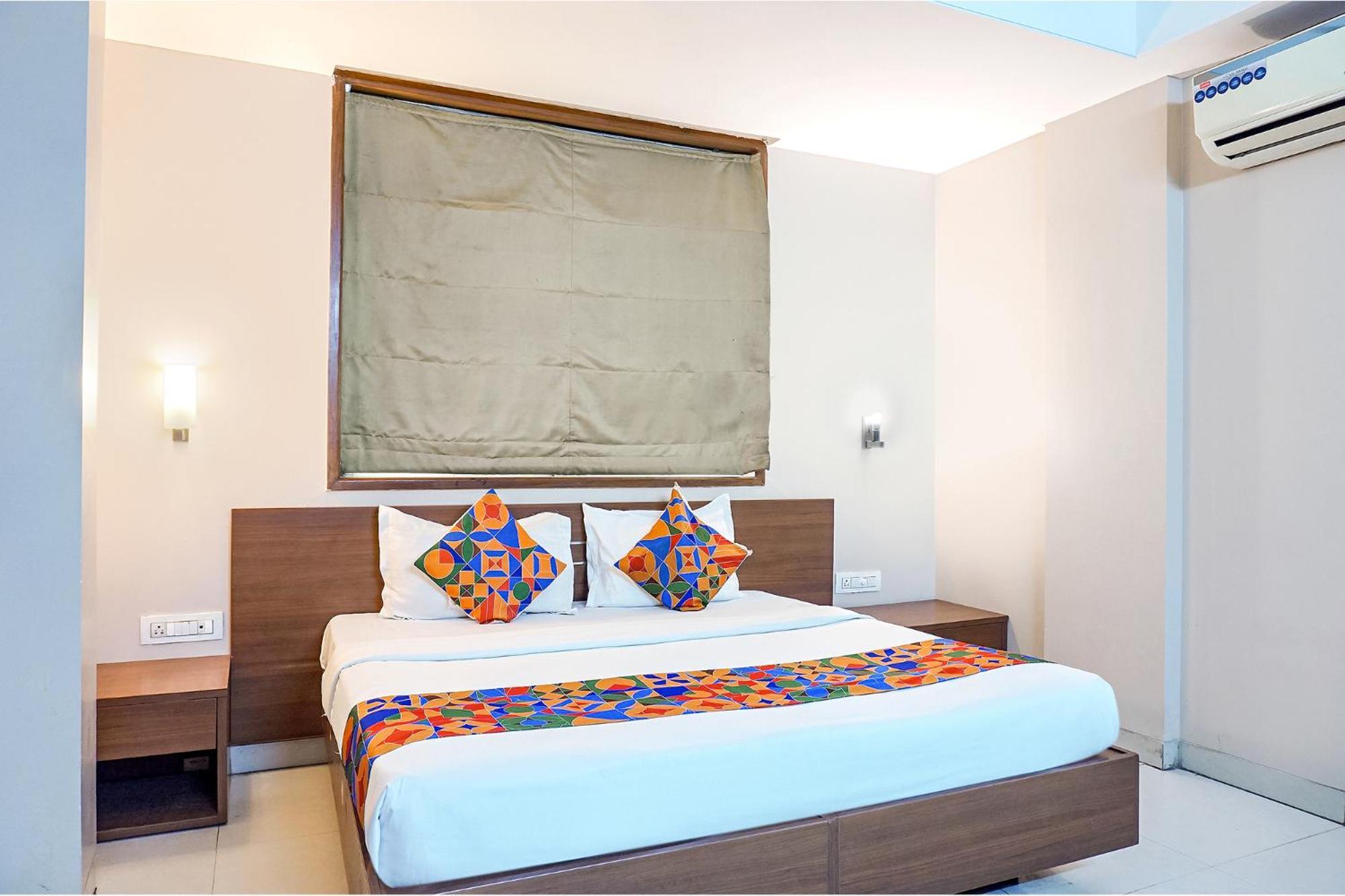 Fabhotel Classic Executive Phursungi 外观 照片