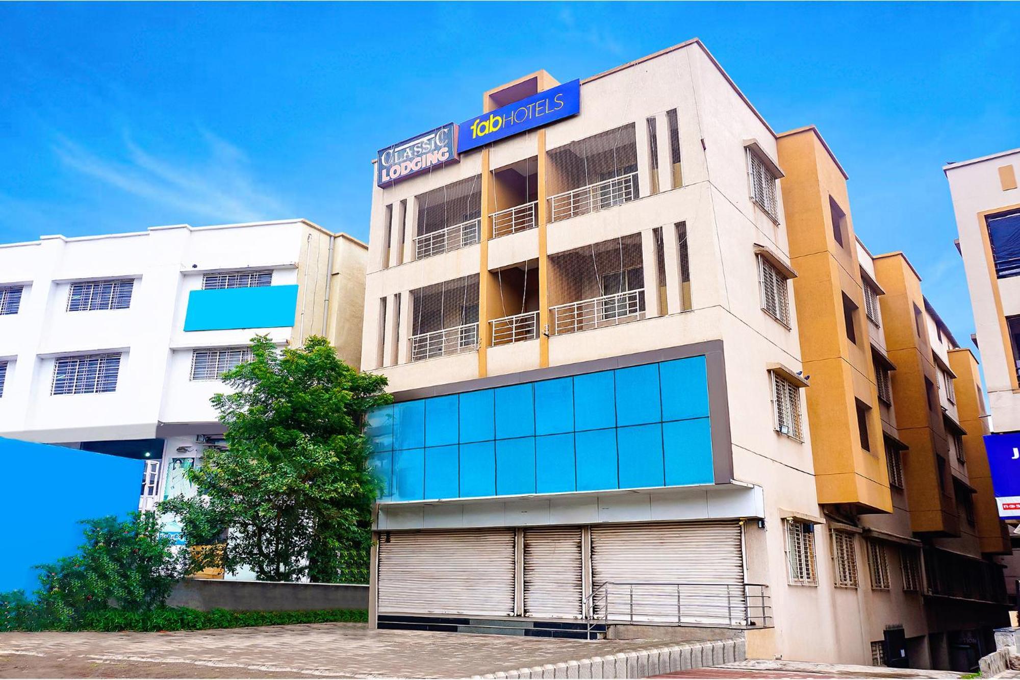 Fabhotel Classic Executive Phursungi 外观 照片