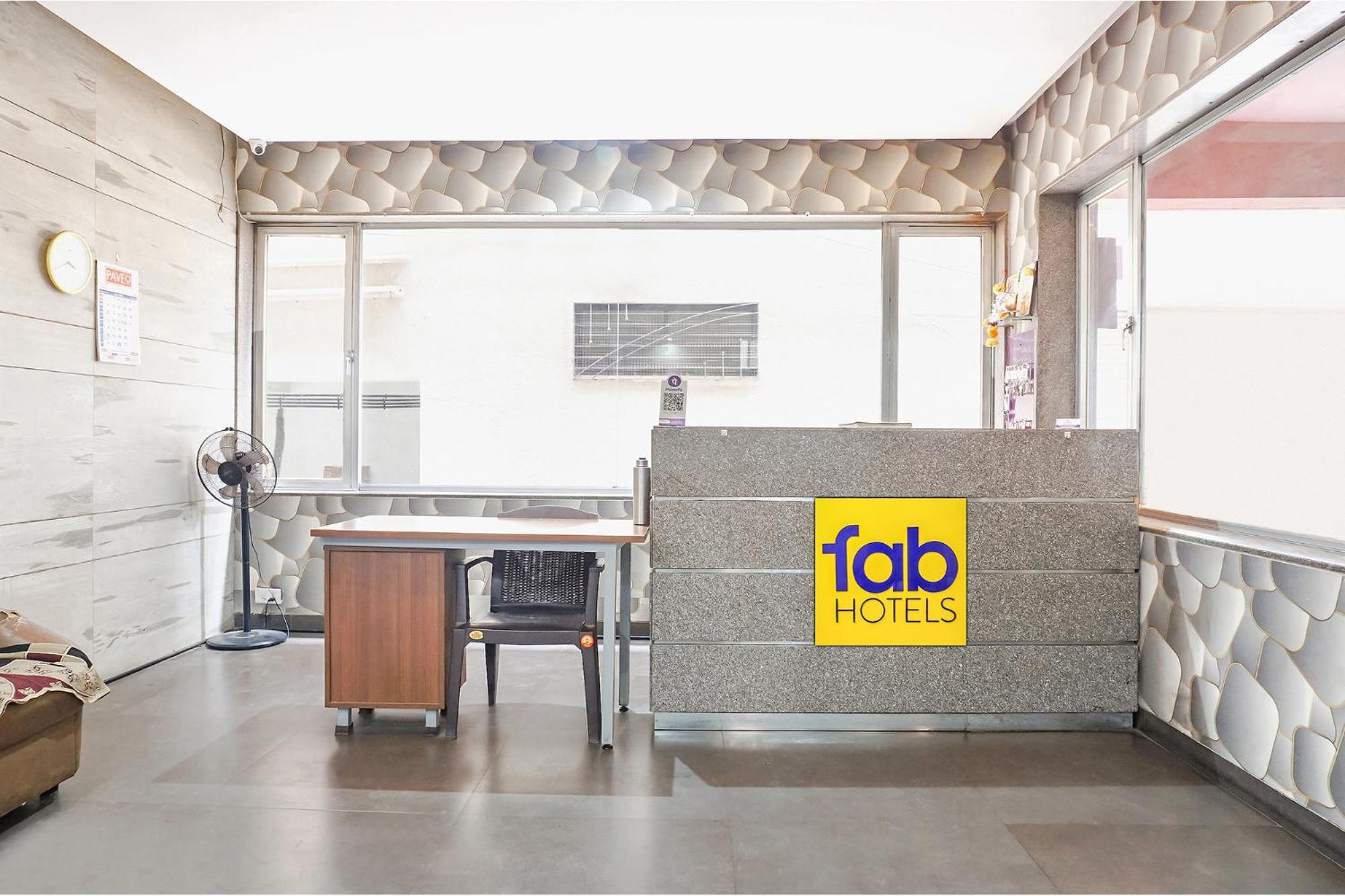Fabhotel Classic Executive Phursungi 外观 照片