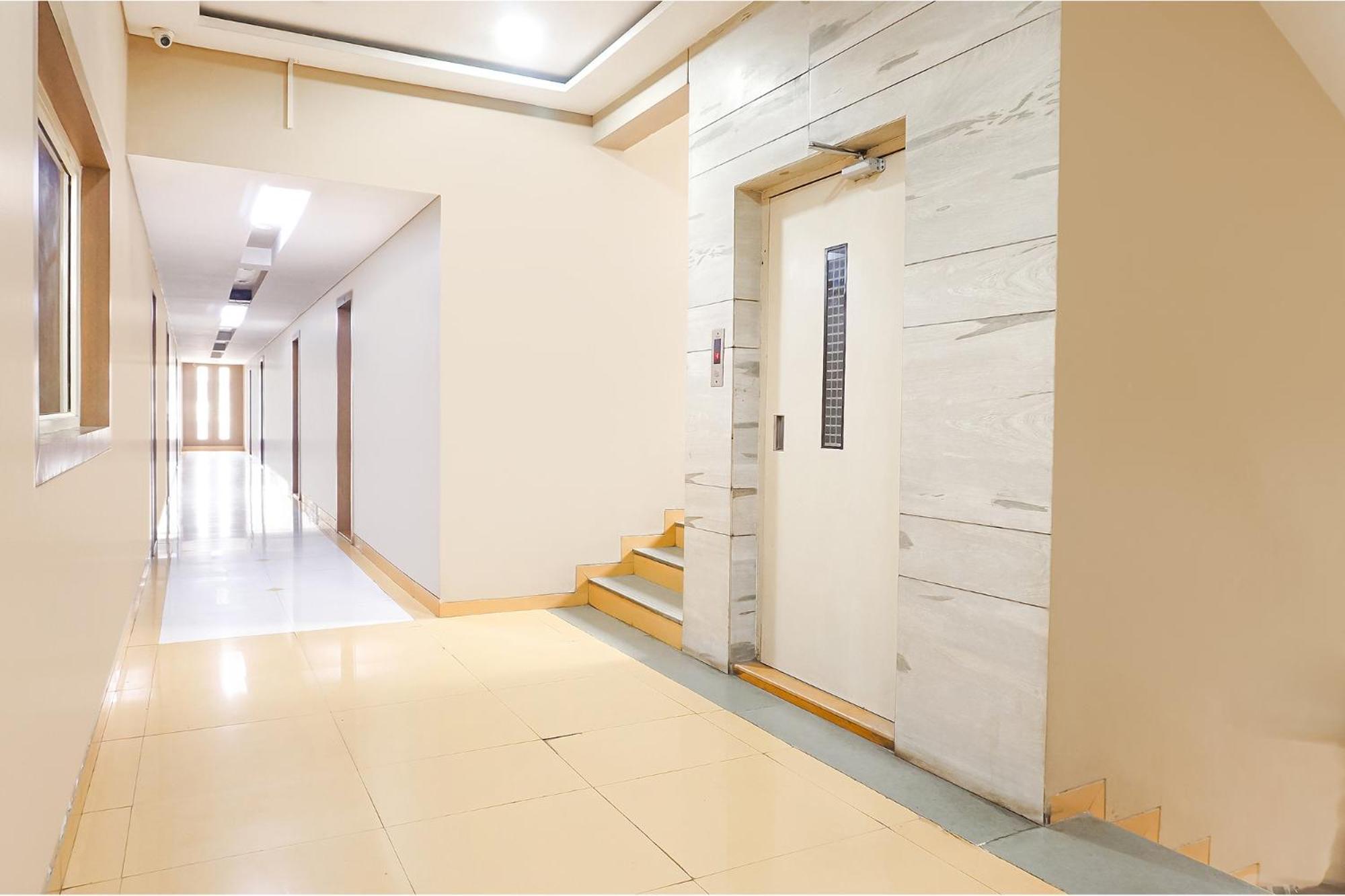 Fabhotel Classic Executive Phursungi 外观 照片