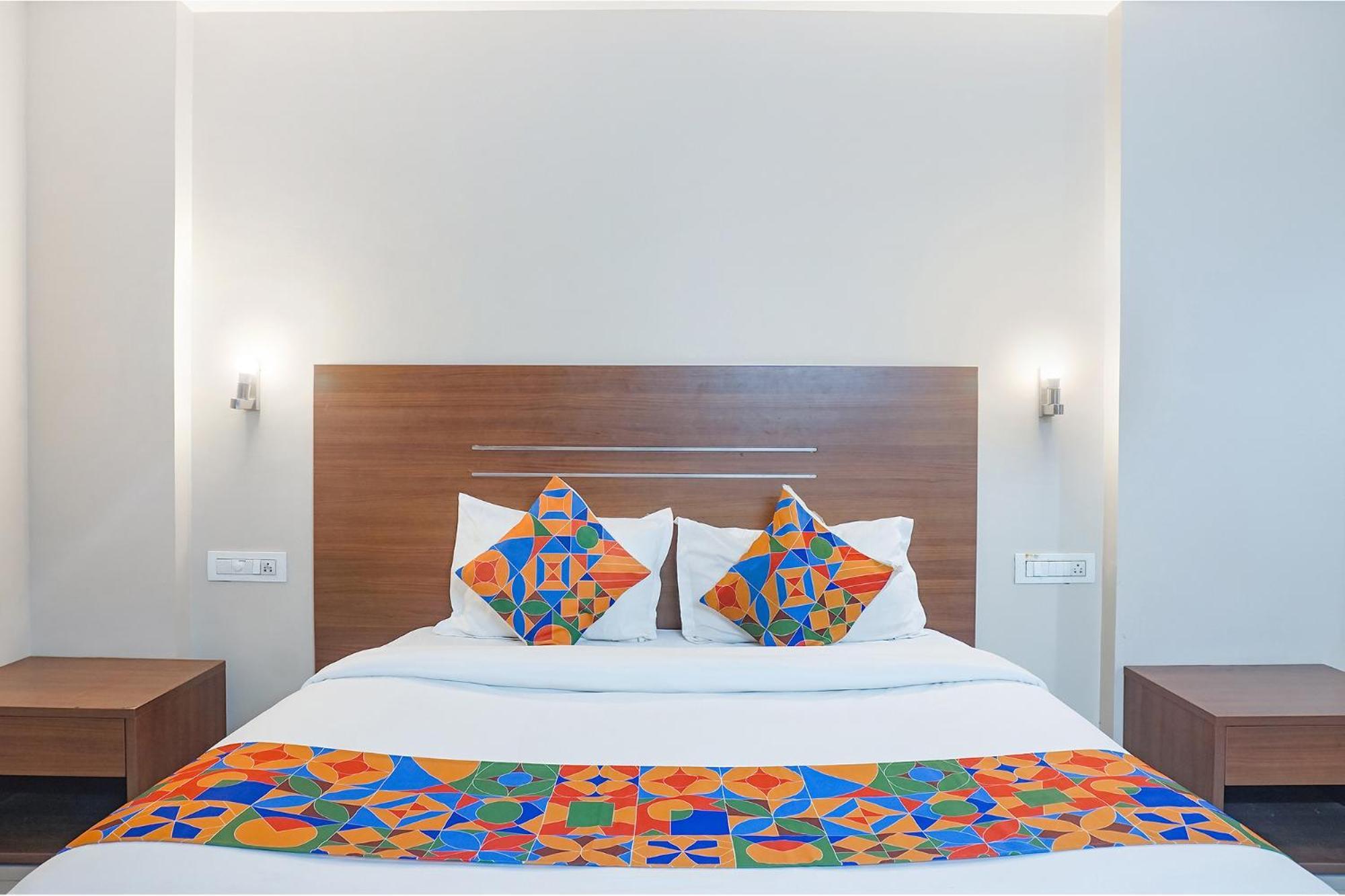 Fabhotel Classic Executive Phursungi 外观 照片